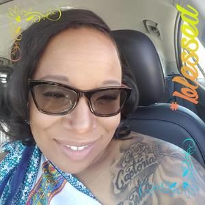 Meet your Posher, Lipsbycara